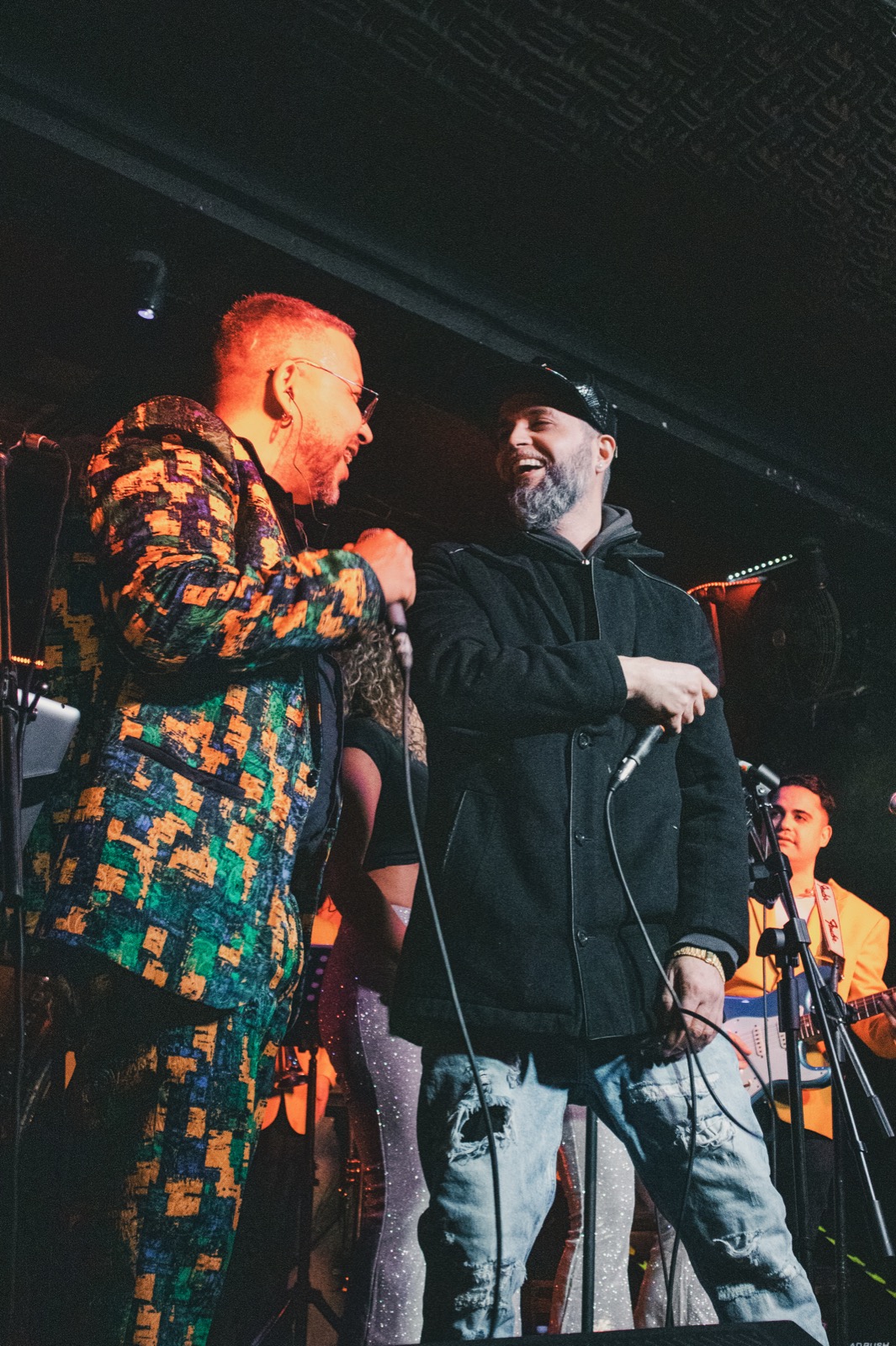 Artista trabajando presencia, contenido y estrategia dentro de Piso15 Music